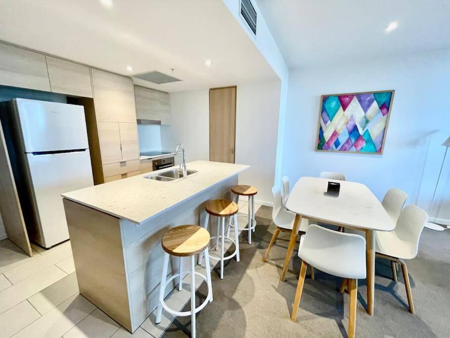 Broadbeach Apartment Level 10 With Beach Views Gold Coast Exterior photo