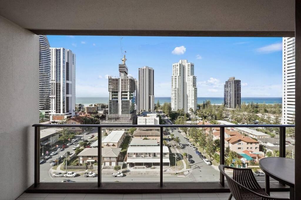 Broadbeach Apartment Level 10 With Beach Views Gold Coast Exterior photo