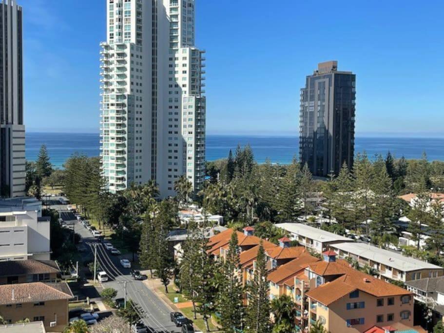 Broadbeach Apartment Level 10 With Beach Views Gold Coast Exterior photo