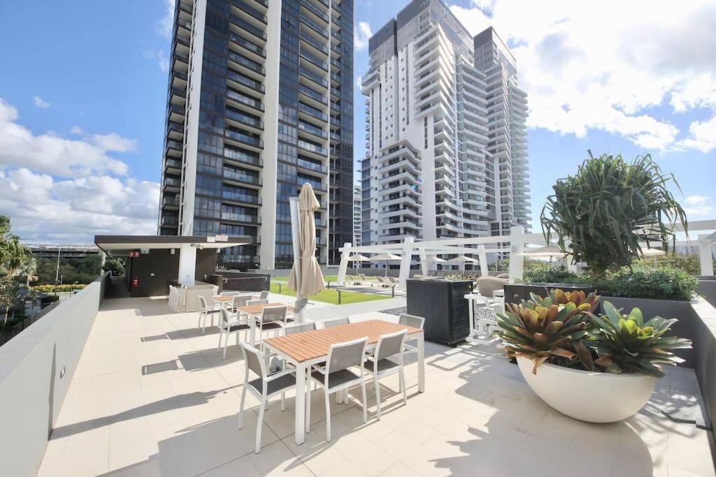 Broadbeach Apartment Level 10 With Beach Views Gold Coast Exterior photo